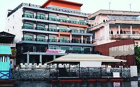โรงแรมริเวอร์แคววิว (SHA Certified)